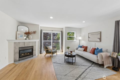 Photo of 516 N 46th Street #A, Seattle, WA 98103 (MLS # 2557831)