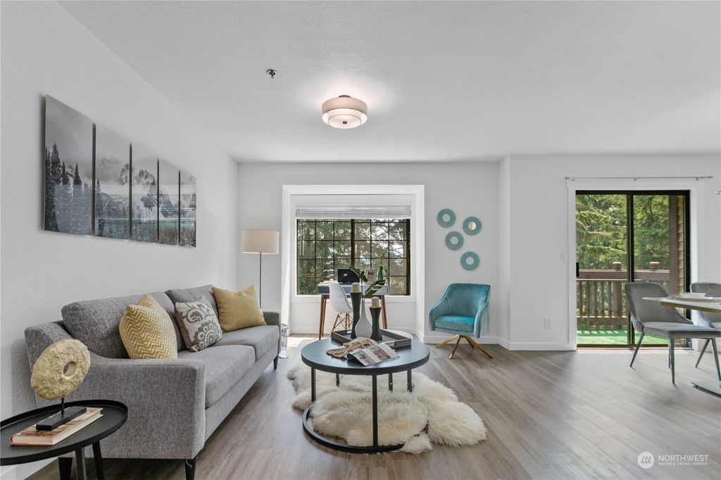 Photo of 17430 NE 88th Place #B30, Redmond, WA 98052 (MLS # 2068749)