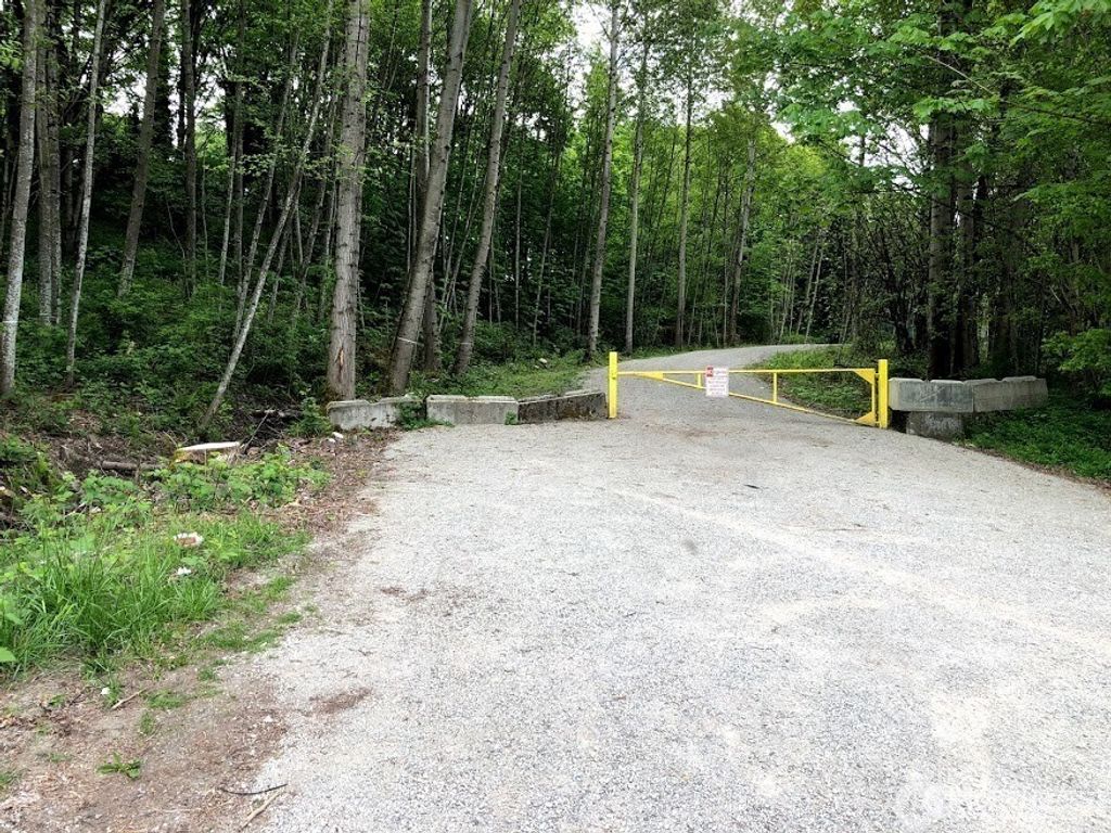 Photo of 10043 SE Carr Road, Renton, WA 98055 (MLS # 2482243)