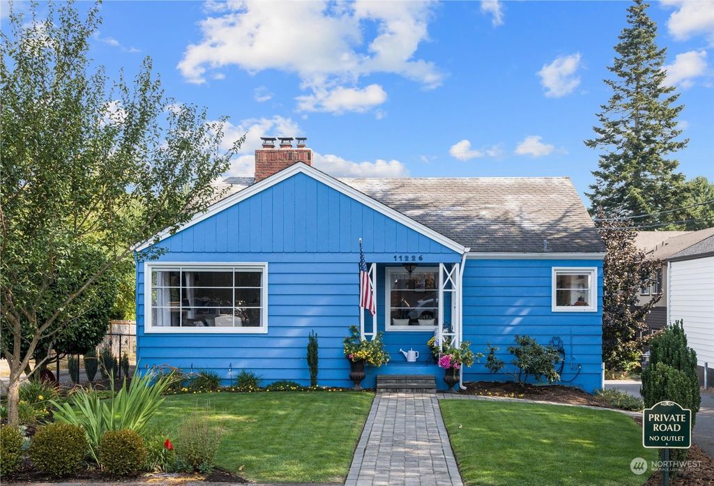 Photo of 11226 Fremont Avenue N, Seattle, WA 98133 (MLS # 2130175)