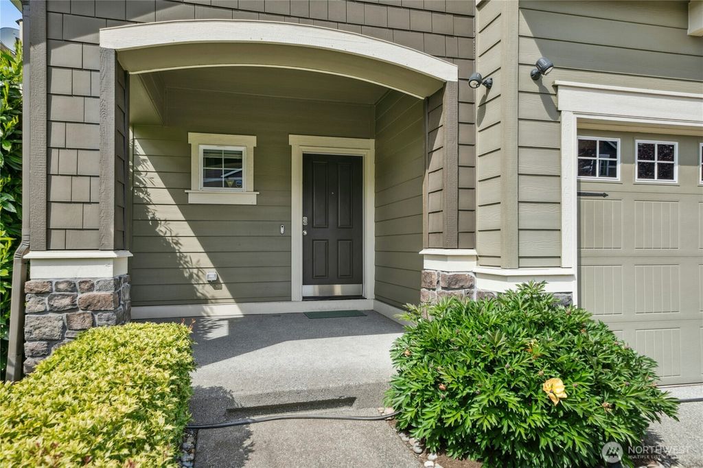 Photo of 425 203rd Street SW, Lynnwood, WA 98036 (MLS # 2373579)