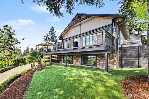 Photo of 9544 Lake Washington Boulevard NE, Bellevue, WA 98004 (MLS # 2516944)