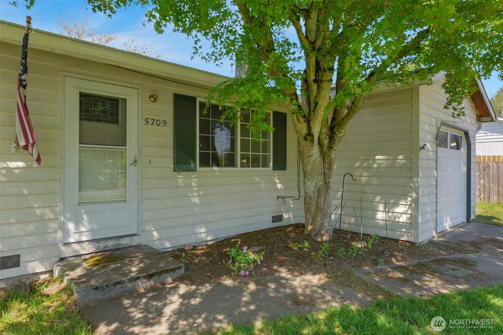 Photo of 5709 91st Place NE, Marysville, WA 98270 (MLS # 2515666)