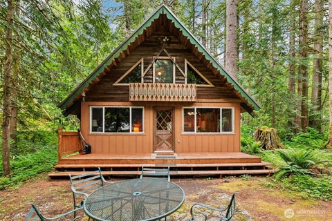 Photo of 76114 NE 122nd Street, Skykomish, WA 98288 (MLS # 2537719)