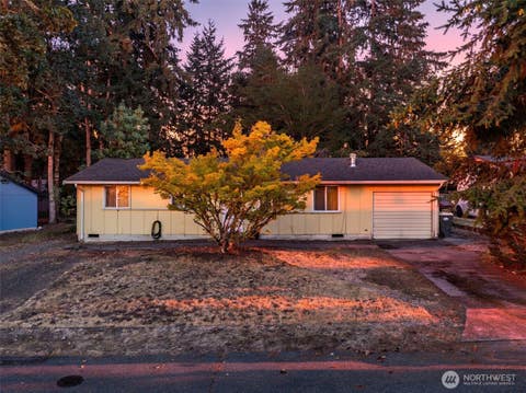 Photo of 730 SE Oakcrest Street, Lacey, WA 98503 (MLS # 2569430)