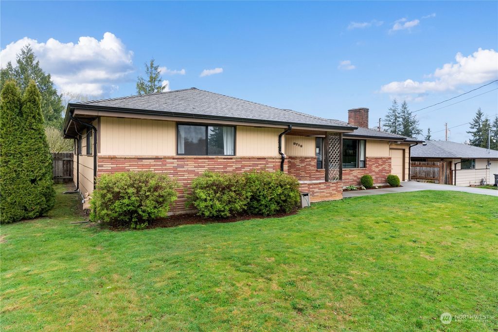 Photo of 8716 Del Campo Drive, Everett, WA 98208 (MLS # 2221522)