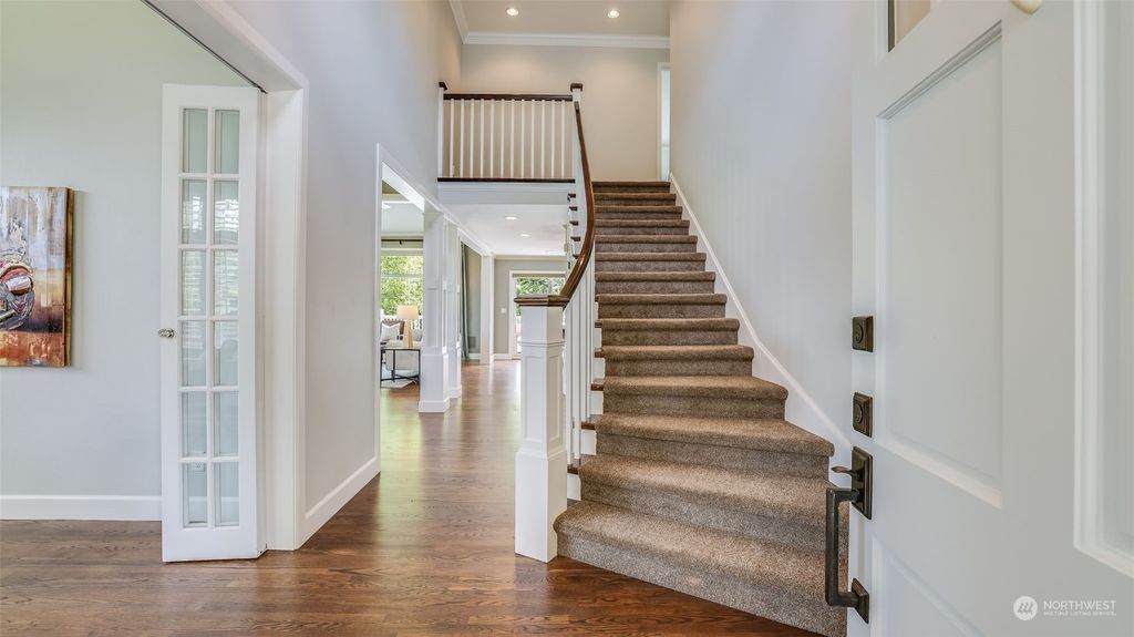 Photo of 136 239th Way SE, Sammamish, WA 98074 (MLS # 2252858)
