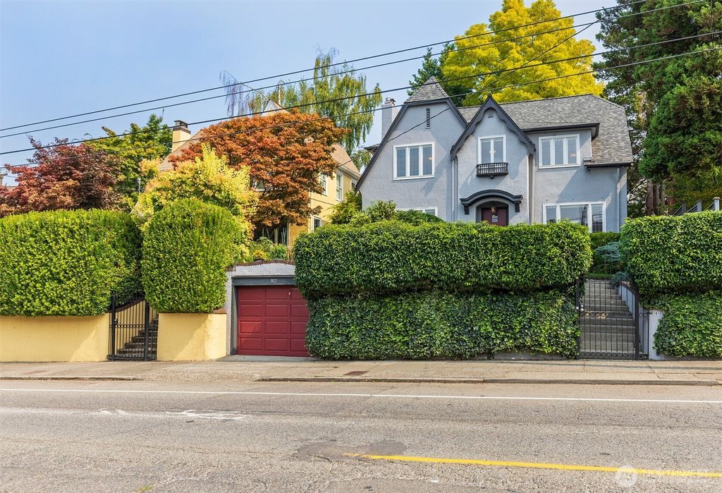 Photo of 1812 10th Avenue E, Seattle, WA 98102 (MLS # 2430398)