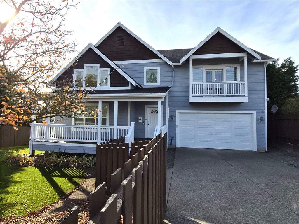 Photo of 10917 28th Avenue SW, Seattle, WA 98146 (MLS # 2597299)