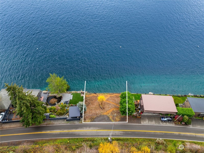 3356 Point White Drive NE