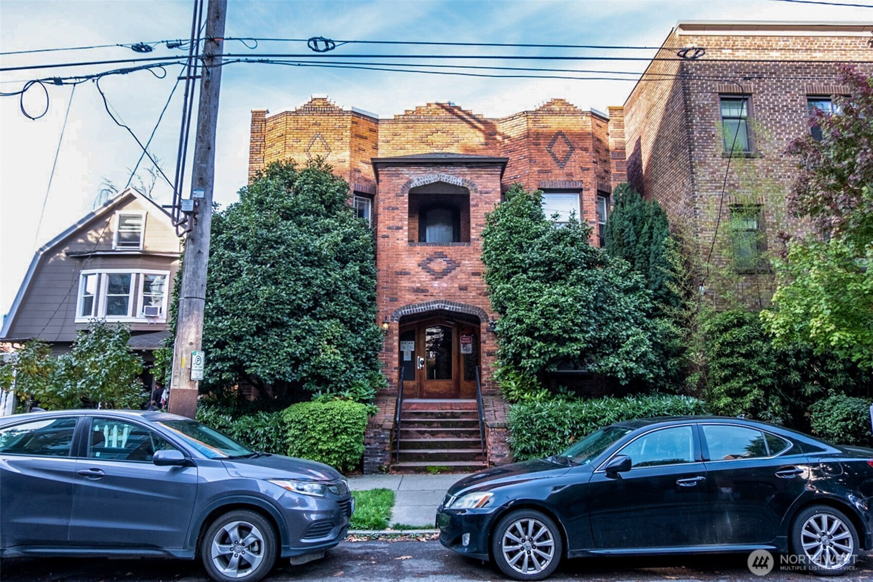 219 Belmont Avenue E