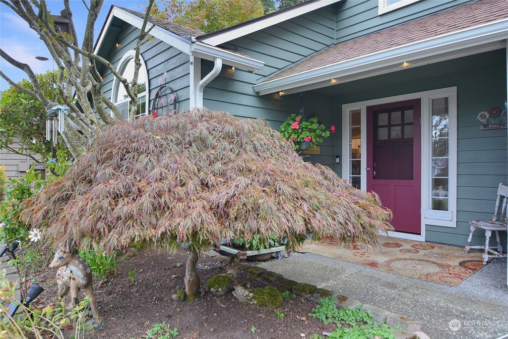 Photo of 13710 54TH Drive SE, Everett, WA 98208 (MLS # 2294348)