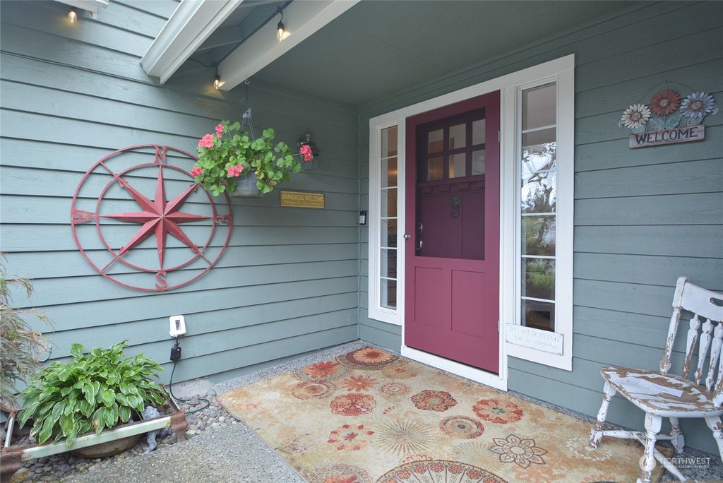 Photo of 13710 54TH Drive SE, Everett, WA 98208 (MLS # 2294348)