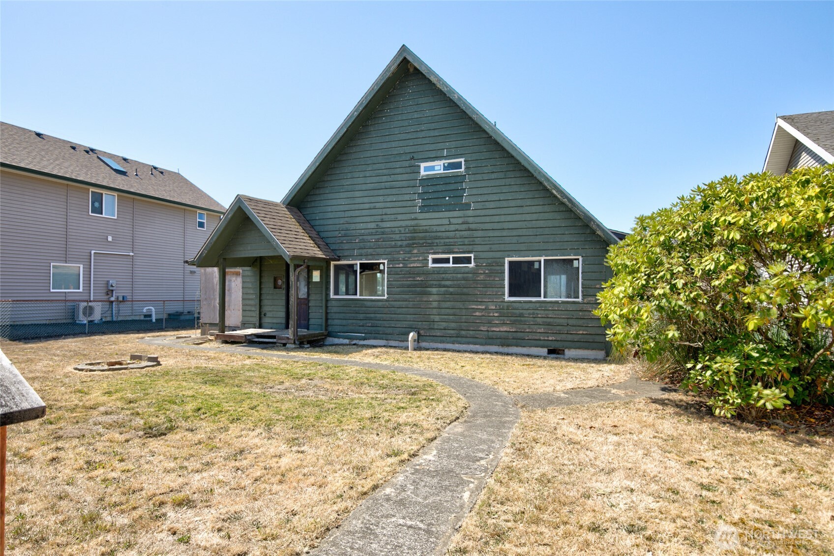 639 Lake Island Avenue SE