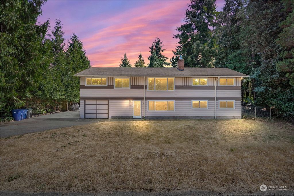 Photo of 11800 5th Avenue S, Seattle, WA 98168 (MLS # 2144845)