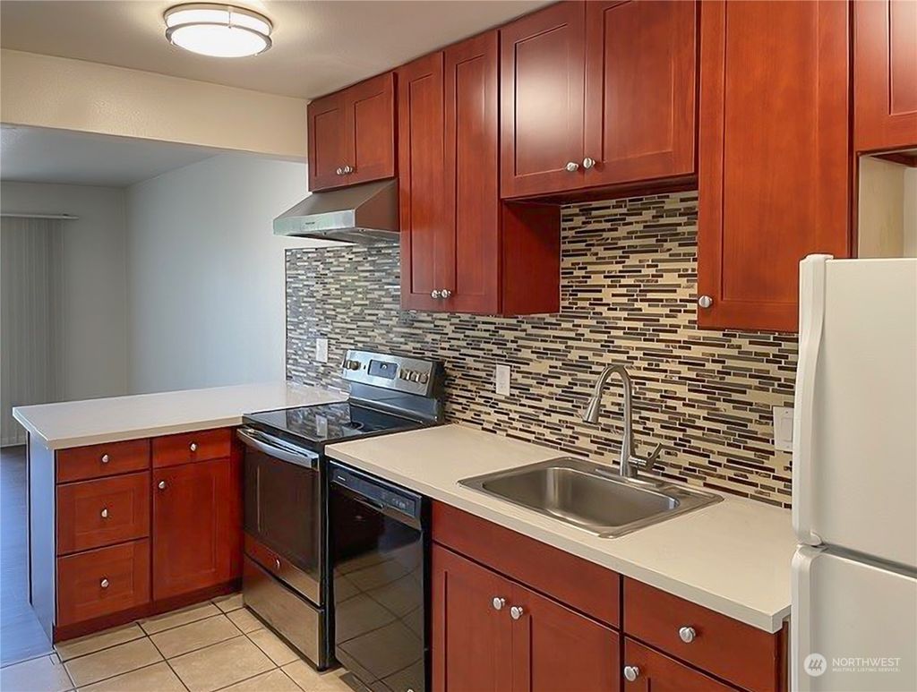 Photo of 3238 15th Avenue W, Seattle, WA 98119 (MLS # 2250173)