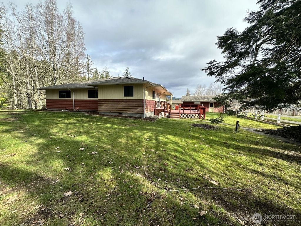 Photo of 875 Eatonville Hwy W, Eatonville, WA 98328 (MLS # 2482845)
