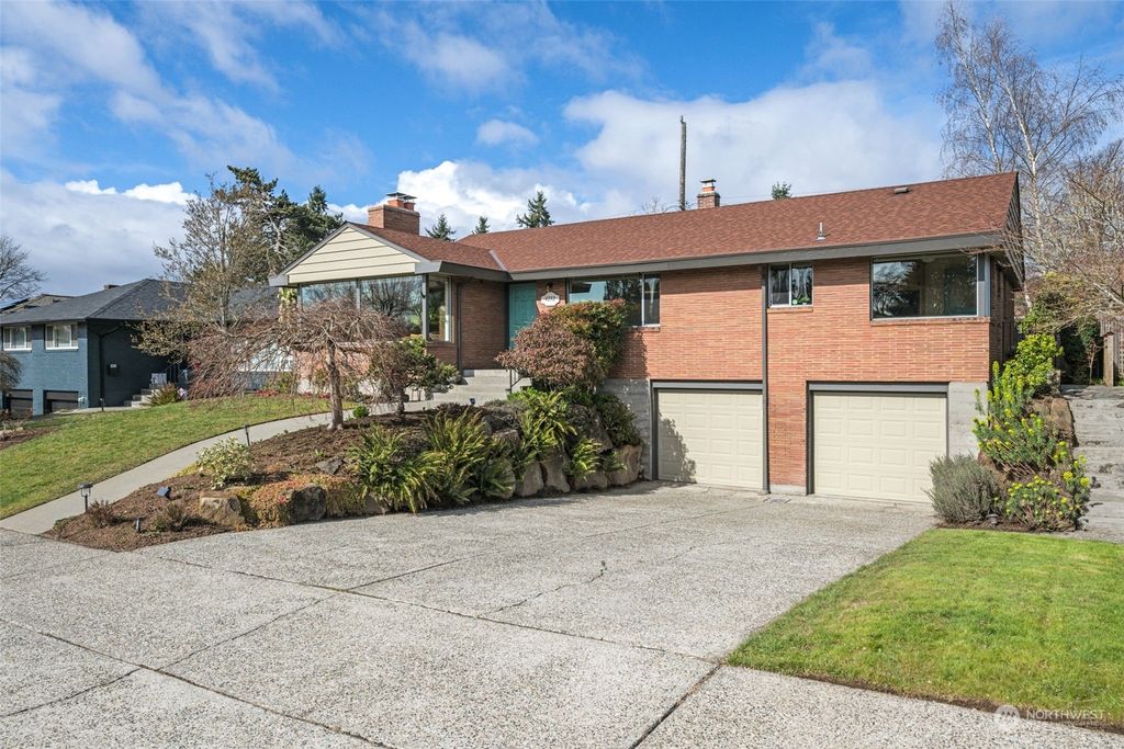 Photo of 4232 NE 74th Street, Seattle, WA 98115 (MLS # 2201901)