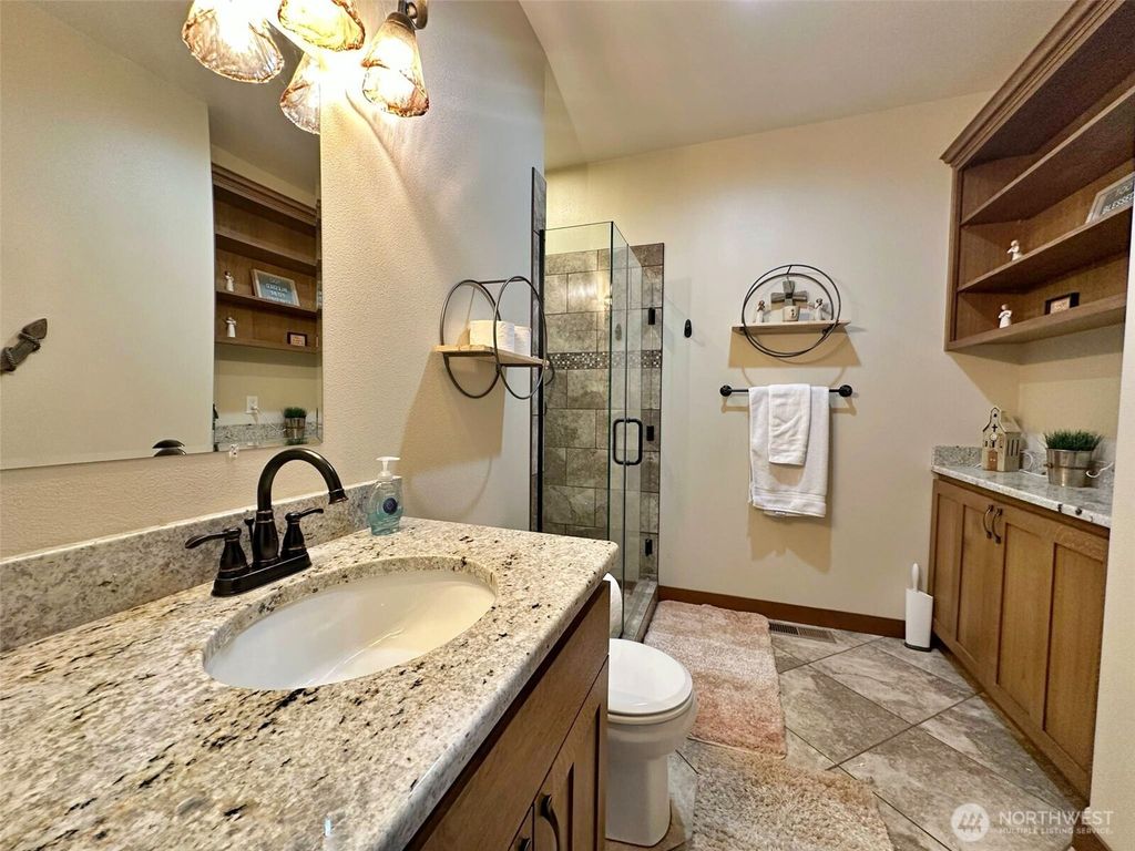 listing image 9366758725931056126
