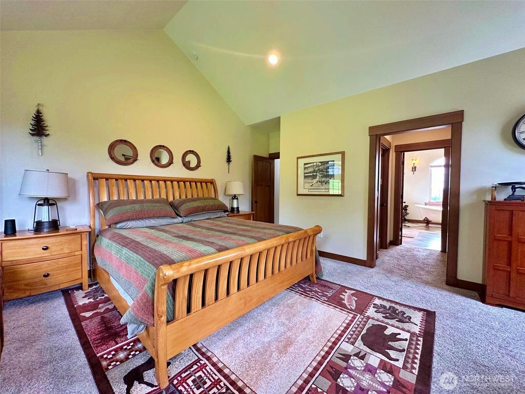 listing image 9368452216236445026