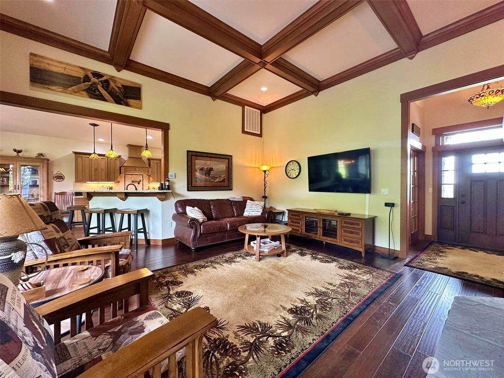 listing image 9361660062737482676