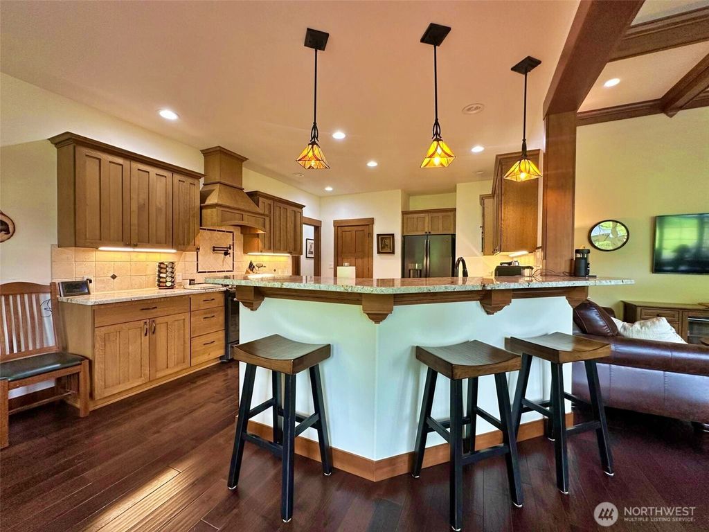 listing image 9368261168554247588