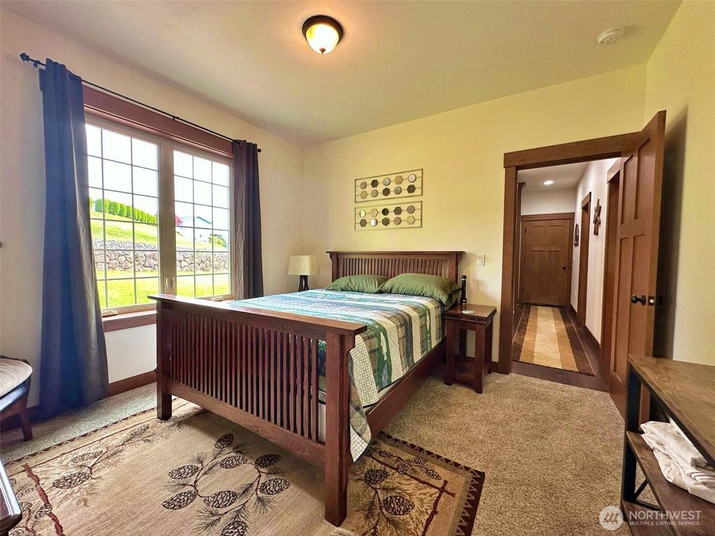 listing image 9362107354725210096