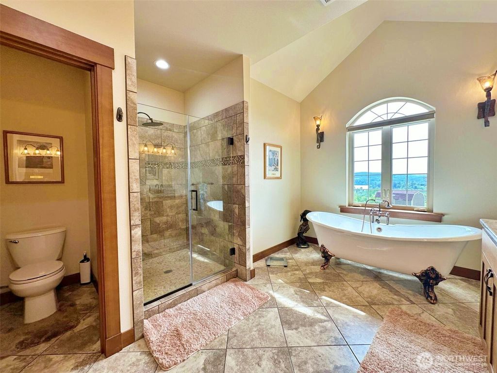 listing image 9361244154556262590