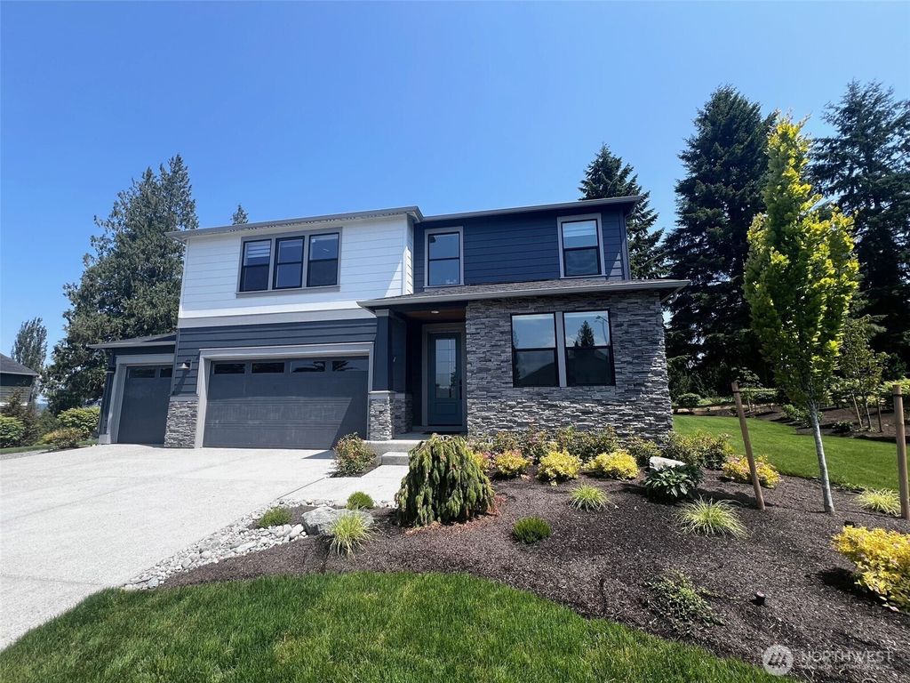 Photo of 13519 102nd Drive SE #16, Snohomish, WA 98296 (MLS # 2332048)