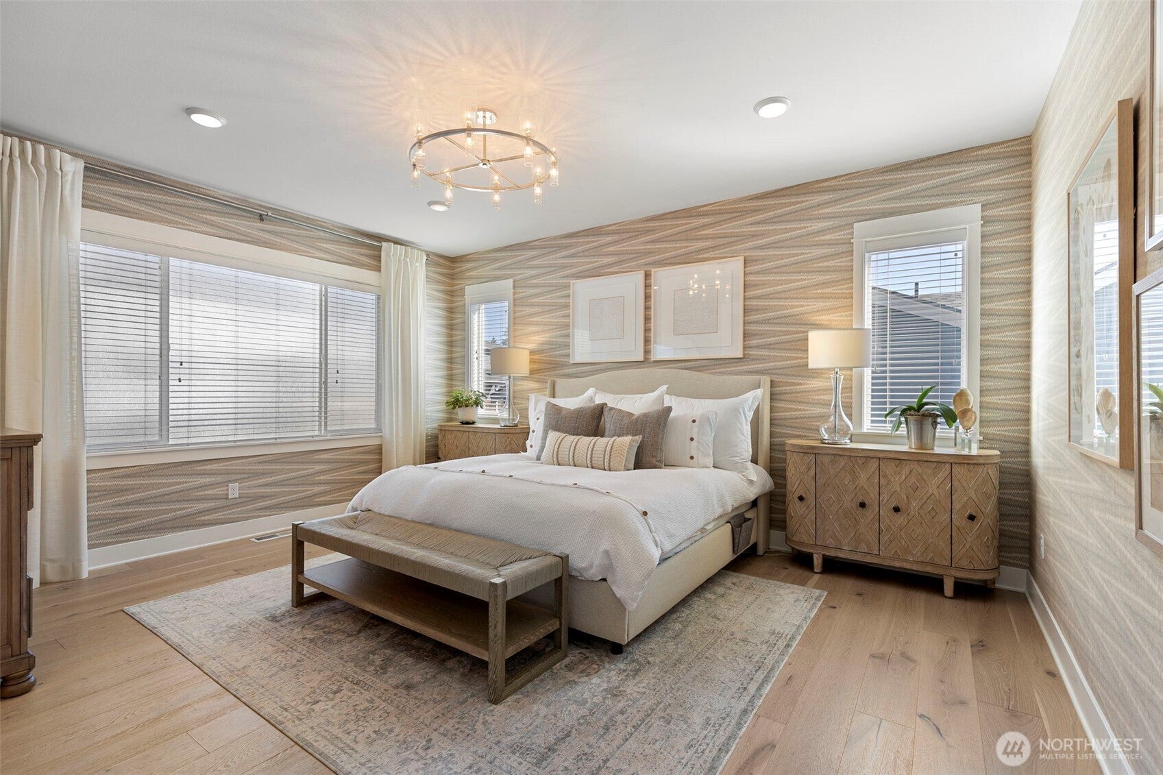 2432 NE Waterlily Way