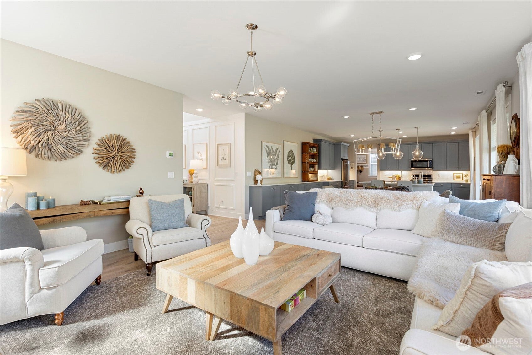 2432 NE Waterlily Way