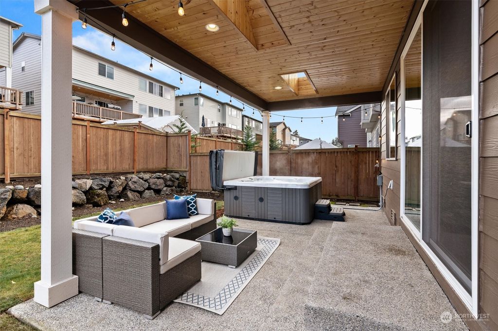 Photo of 15360 127th Avenue NE, Woodinville, WA 98072 (MLS # 2015403)