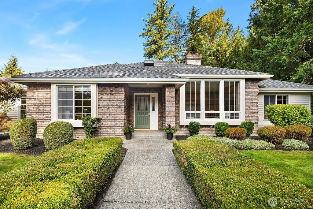 Photo of 22318 NE 22nd Street, Sammamish, WA 98074 (MLS # 2588577)