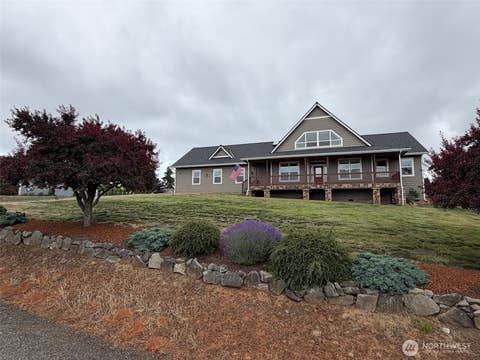 Photo of 117 Garrett Loop, Chehalis, WA 98532 (MLS # 2548240)