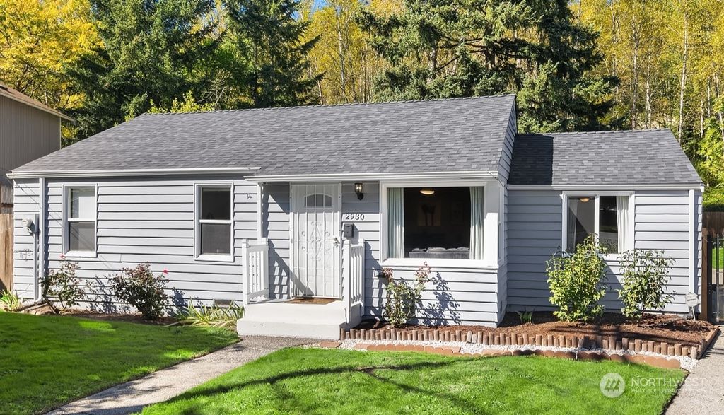 Photo of 2930 SE 5th Street, Renton, WA 98058 (MLS # 2295037)