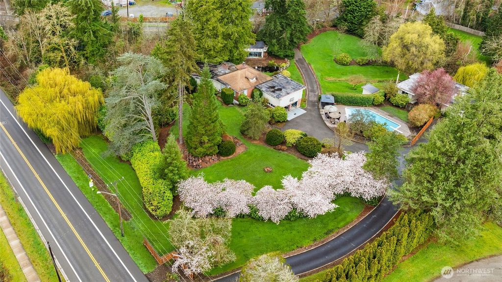 Photo of 6612 NE 202nd Street, Kenmore, WA 98028 (MLS # 2478270)