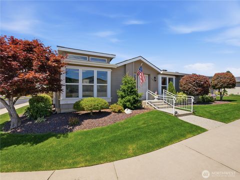 Photo of 561 Sunday Drive, East Wenatchee, WA 98802 (MLS # 2544083)