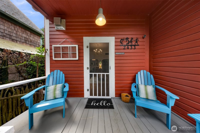 2433 Lafayette Street