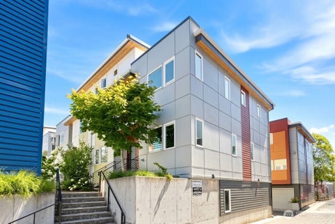 Photo of 12516 15th Avenue NE #A, Seattle, WA 98125 (MLS # 2583031)