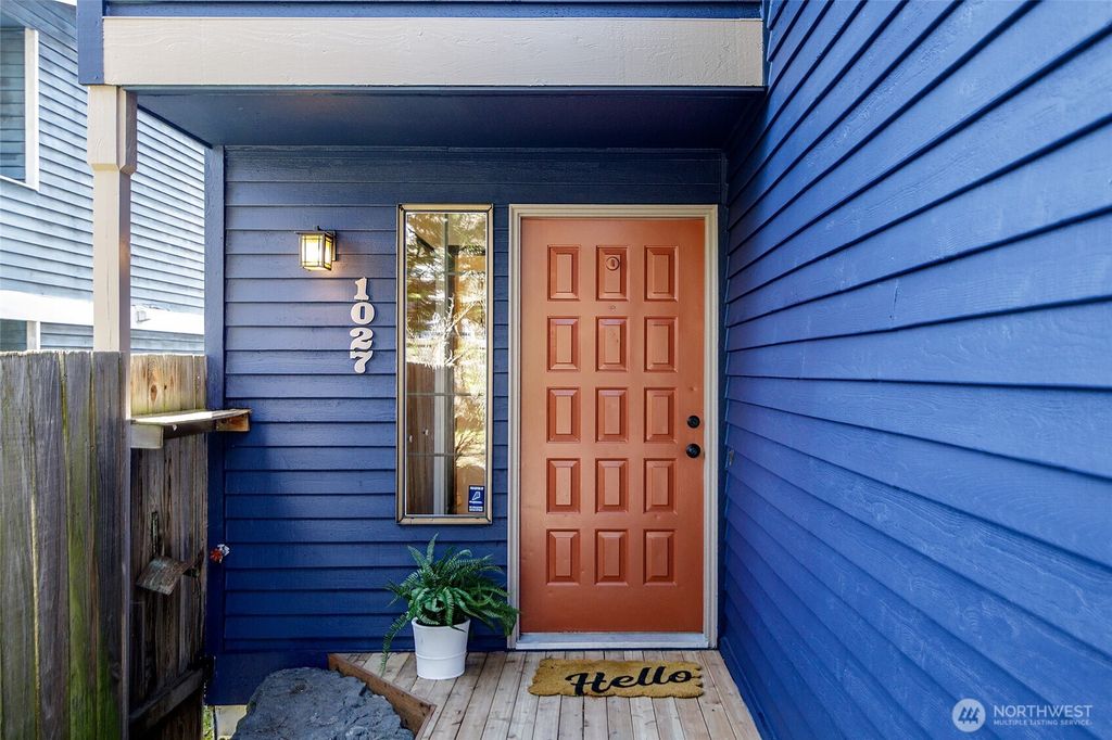 Photo of 1027 NE 113th Street, Seattle, WA 98125 (MLS # 2504122)