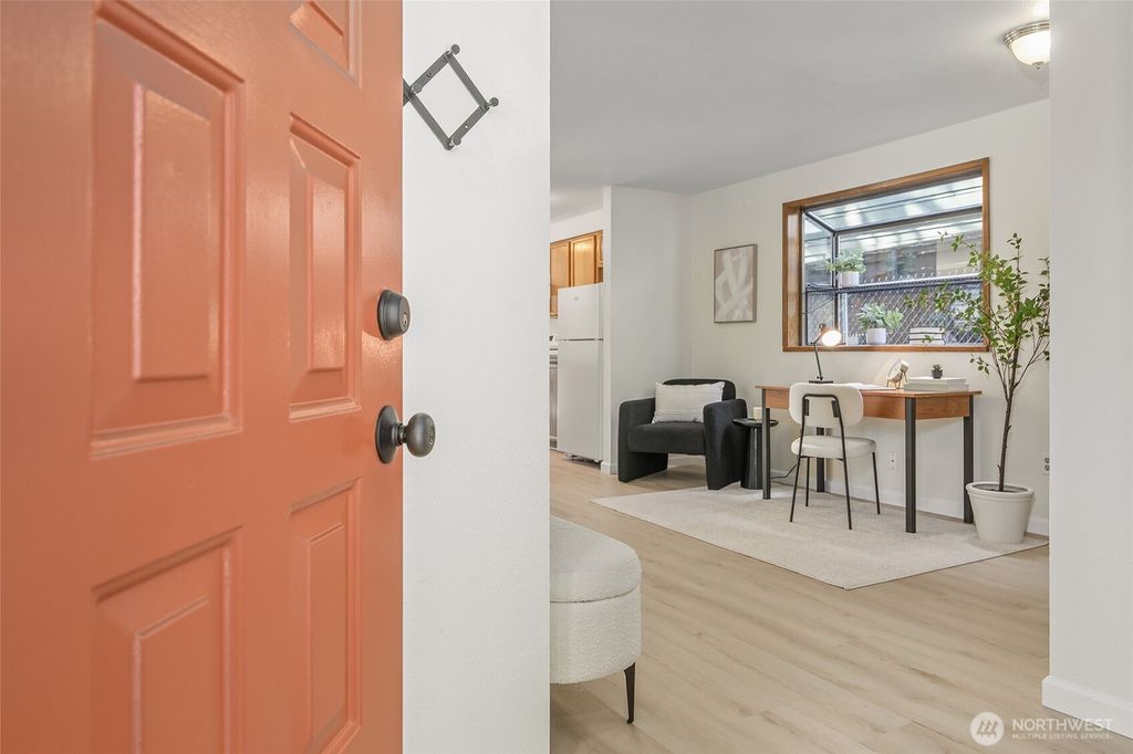 Photo of 1027 NE 113th Street, Seattle, WA 98125 (MLS # 2504122)