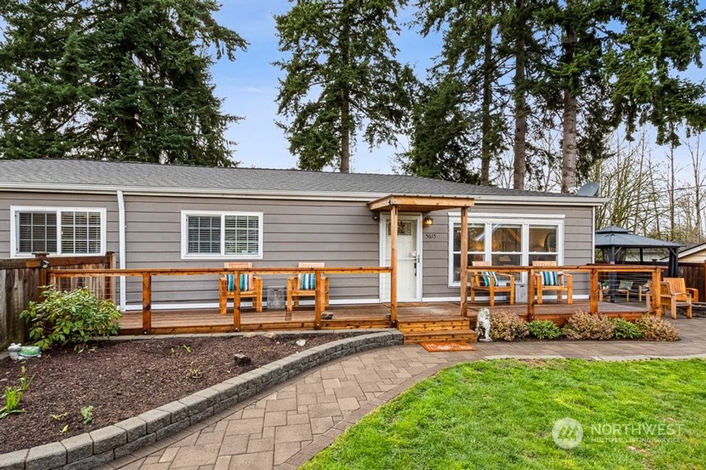 Photo of 5615 18th Avenue SW, Seattle, WA 98106 (MLS # 2205756)