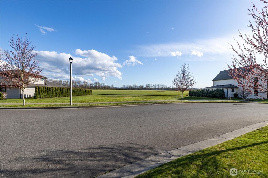 Photo of 1701 Farmview Terrace, Lynden, WA 98264 (MLS # 2498591)