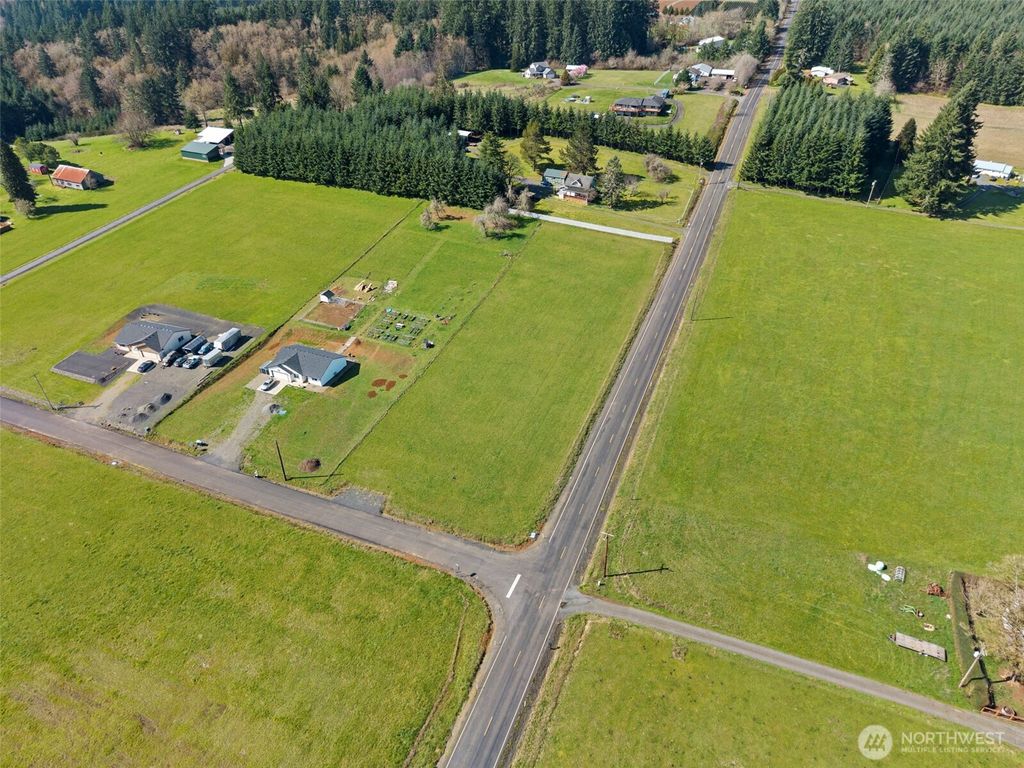 Photo of 104 Gunnell Road, Winlock, WA 98596 (MLS # 2495681)