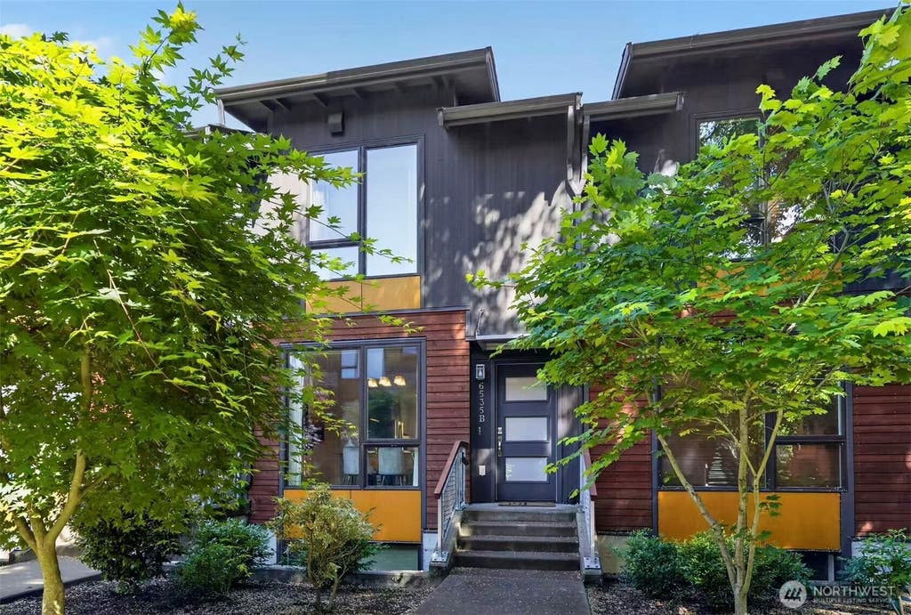 Photo of 6535 34th Avenue NE #B, Seattle, WA 98115 (MLS # 2565359)
