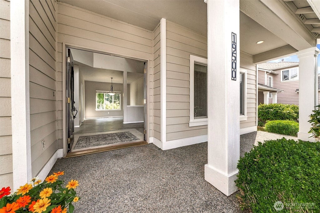 Photo of 19500 6th Avenue S, Des Moines, WA 98148 (MLS # 2567656)