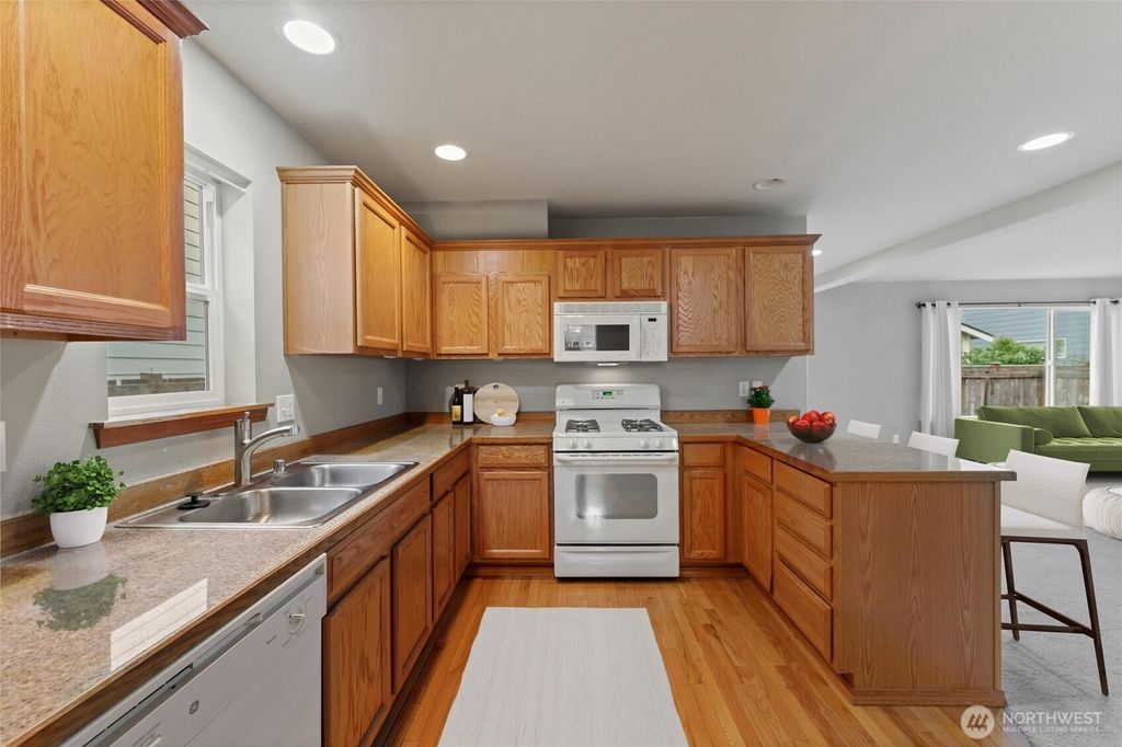 Photo of 1103 134th Street SW #9, Everett, WA 98204 (MLS # 2440697)