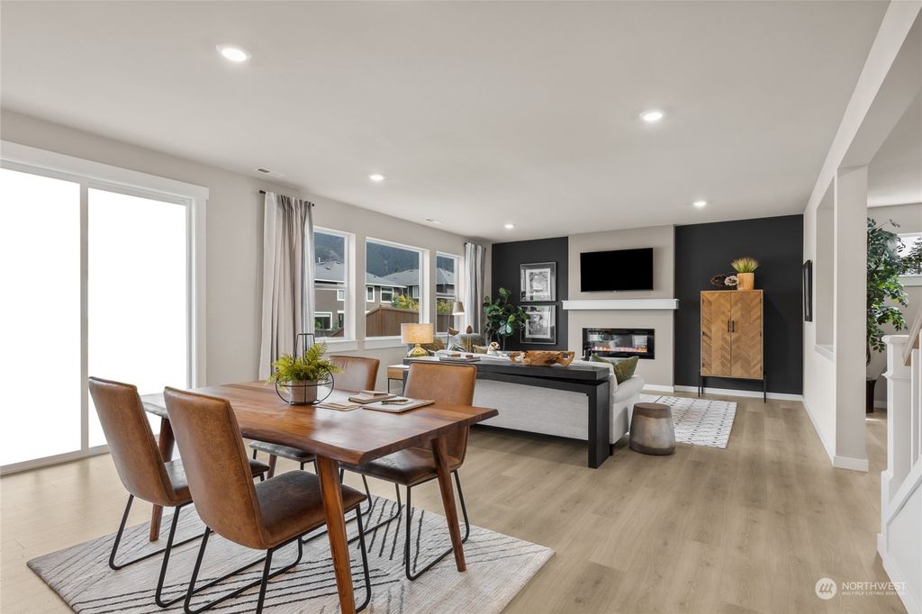 Photo of 13914 102nd Drive SE #4, Snohomish, WA 98296 (MLS # 2277034)