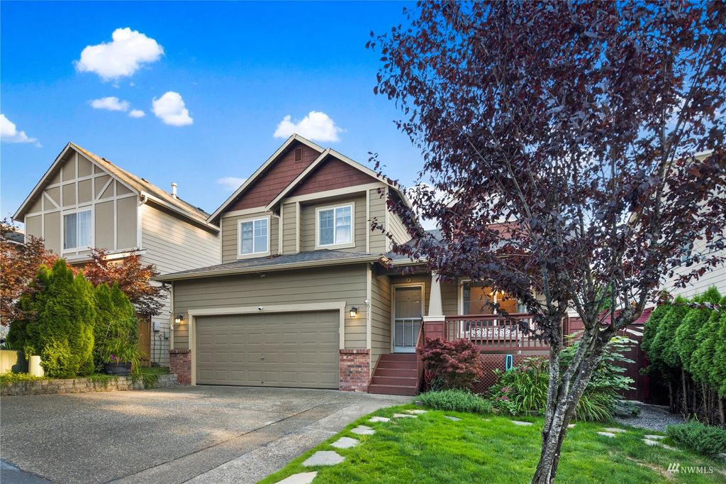 Photo of 6111 SE 3rd Place, Renton, WA 98059 (MLS # 1988628)