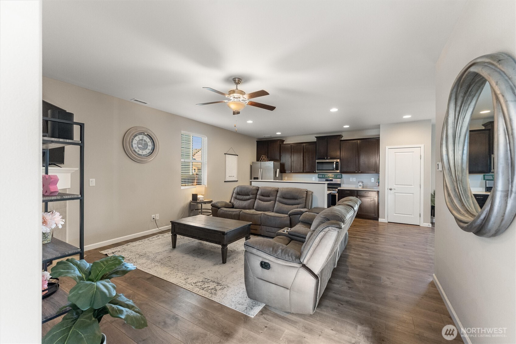 603 Bondgard Avenue E